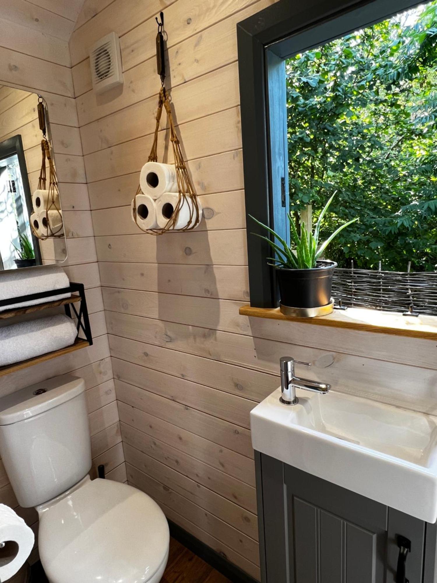 Llangoed Mountain View Shepherd'S Hut For 2 Adults, 1 Dog 빌라 외부 사진