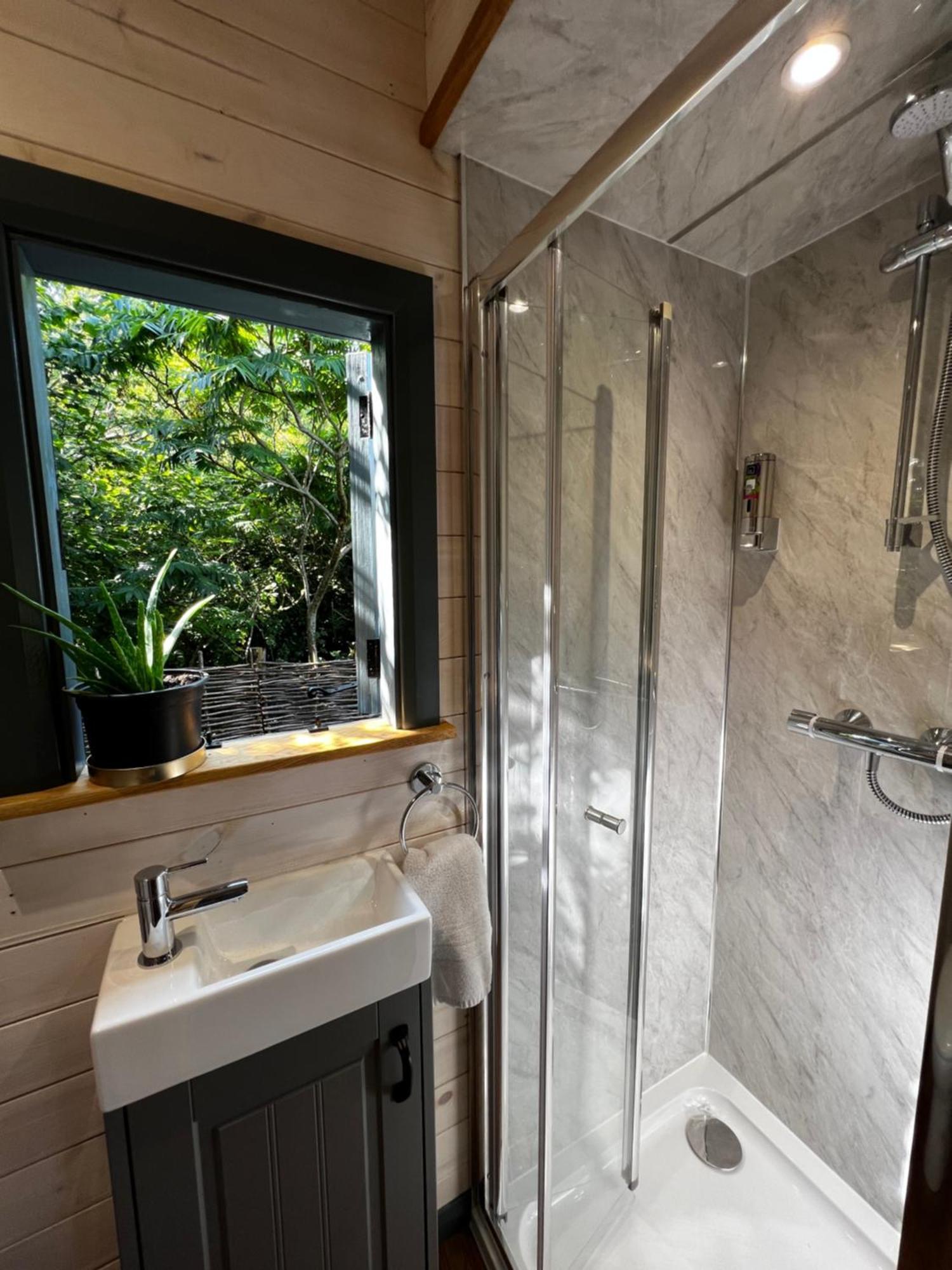Llangoed Mountain View Shepherd'S Hut For 2 Adults, 1 Dog 빌라 외부 사진